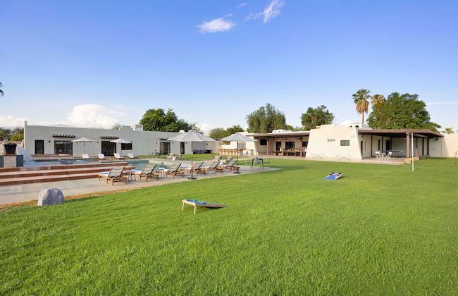 Starlight Estate by Avantstay 26 People! Architectual Mansion w/ Pool, Tennis Court, Game Room - Photo 57