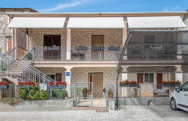 Comfortable Apartment in Umag With Parking Space - Photo 29