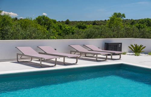 Villa Kurnatari - Photo 30