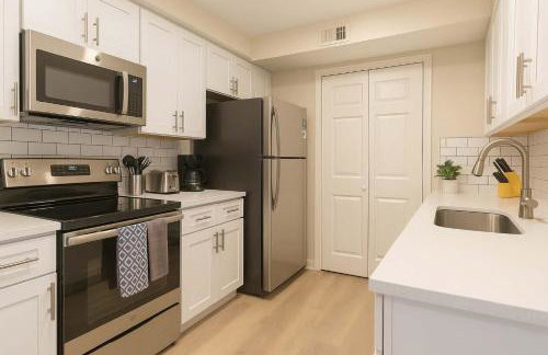 Boulevard Stays Calm 1BR King Retreat Poolside Bliss Gym & Parking - Foto 5