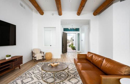 Mountain views swimming a private escape at Sonoran Serenity - Foto 45