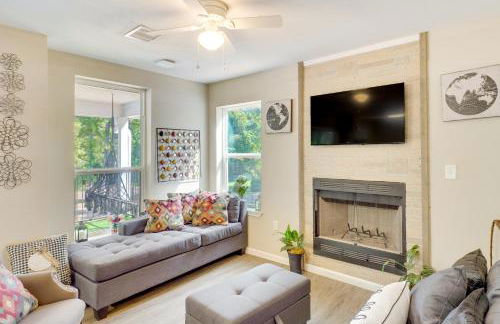 Hemphill Vacation Rental with Pool, Walk to Lake! - Foto 6