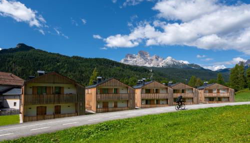 GreenWood Chalet - Spacious Alpine Retreat with Mountain Views - Foto 2