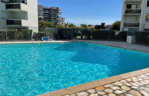 Vue Panoramique sur Bassin,Piscine et terrasse - Foto 6