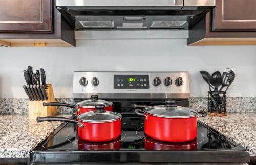 4BR Townhouse King Bed 2-Story Near NC State - Foto 13