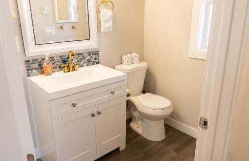 Waddle on Inn- Hot Tub, Pet Friendly, Fully Fenced, 5 Blocks to Beach! - Foto 22