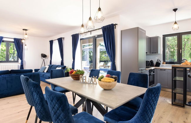 Villa PORTUM - Where Serenity & Comfort meet, Luxurious Woodland Retreat with Private Heated Pool & Amenities - Foto 39