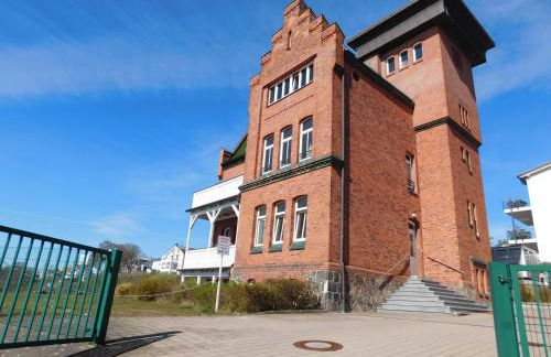 Seelotsenstation Sassnitz mit Hafenblick by Unsere Urlaubszeit - Foto 1