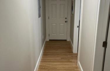 Downtown Apt King Beds Mins to Salem - Photo 4