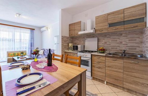 1 Bedroom Stunning Apartment In Labin - Foto 8