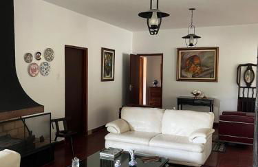 Chácara Casa Amarela - estrutura completa de lazer - ambientes elegantes e exclusivos - campo de futebol e bocha - piscina - lareiras - 10 min Rota do Vinho - Foto 17