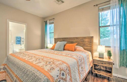 Sunny Surprise Vacation Rental with Pool, Near Golf! - Foto 13