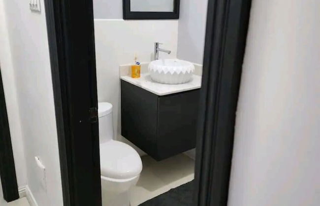 Impeccable 2-bed Apartment in Kingston With Pool - Foto 14