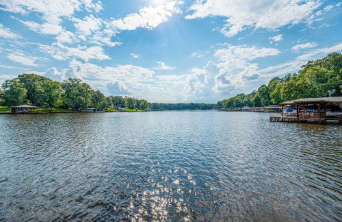 Lakefront Retreat with Deep Water and Great Views! - Foto 37