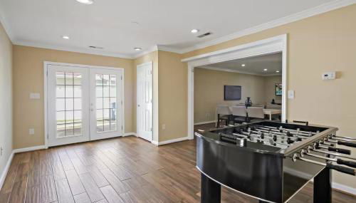 Entertaining 5 Bedrooms Luxury DC Vibe - Photo 4