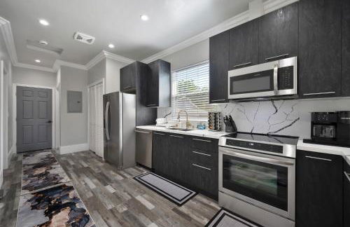 Walk to UC Davis Medical Center! Duplex with Patio - Foto 5