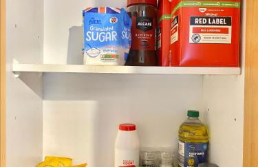 Oakley Vale House and Garden! Free Private Parking, TV, Fully Equipped - Photo 21