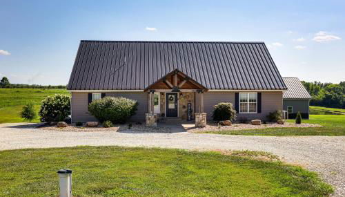 Pond Access and Fishing Cedar Lodge in Versailles - Foto 3