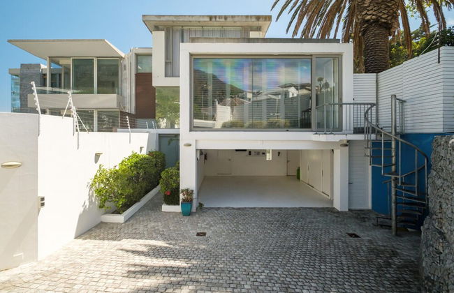 Villa Bleu Blanc in Camps Bay With Pool and Views - Foto 68