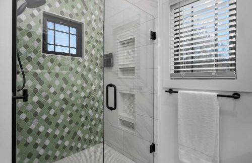 Views! Dock, Water, Game Room, Kids Room! - Foto 14