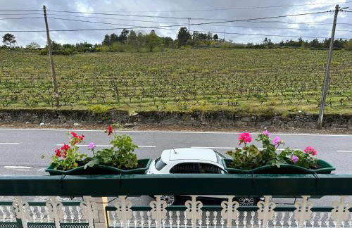 Charming House in Cortiçada with Balcony and Mountain View - Foto 52
