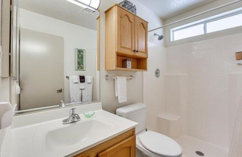 Patio and Pool Access Sunny Phoenix Casita! - Foto 14