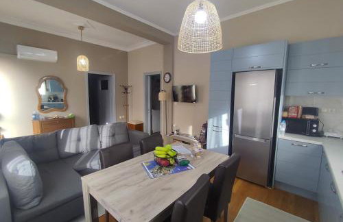 Myron & Gabby's House - Photo 8