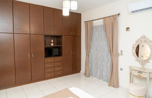 Amalia Villa with Private Pool - Photo 35