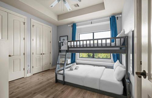 Lake Travis Family Retreat with Theater Game Room and BBQ 7 min from Marina - Foto 47