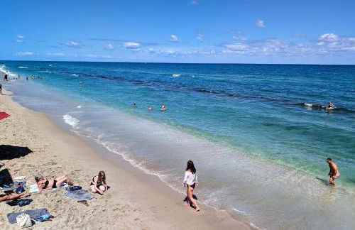 Coastal Harbor, King Bed, Pickleball Gear, Golf set, BBQ- 1 dollar rides to Beach, by Maven Vacation Rentals - Foto 45