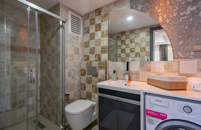 Eluxio Suite Hotel - Photo 57