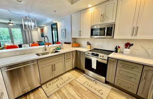 Vacay Vibes-2 Pools, Pickleball, Coffee Bar, 2 Jacuzzis, Food Truck - Foto 10