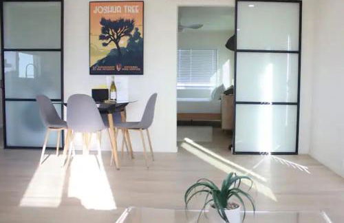 Serene Modern Home Backdoor with great WiFi, games, movies, patio seating and bbq Easy Access to North Joshua Tree National Park in 10 minutes - Foto 65