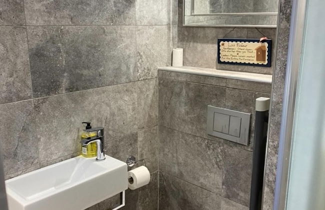 Oakwood Cabin Retreat in Bexleyheath - Foto 17