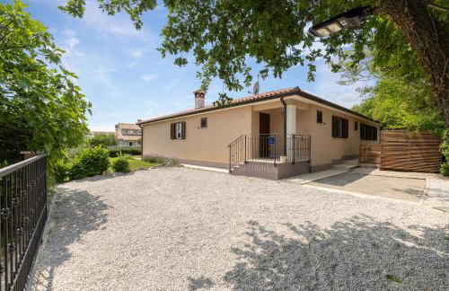 Luka's house - Photo 47