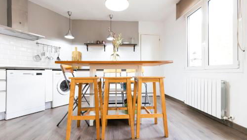 AkomodaT en apartamento luminoso junto al paseo de la ría - Foto 5