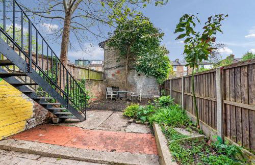 Peaceful Crouch Hill Flat by MoreThanStays - Foto 8