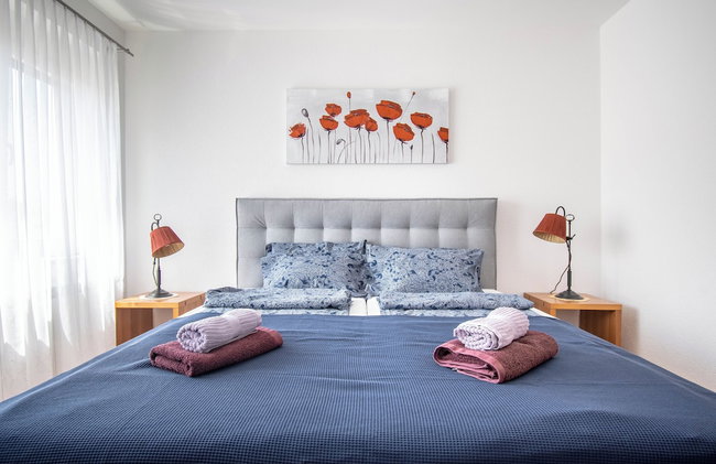 Elegant two-bedroom apartment with terrace in Rovinj - Photo 3