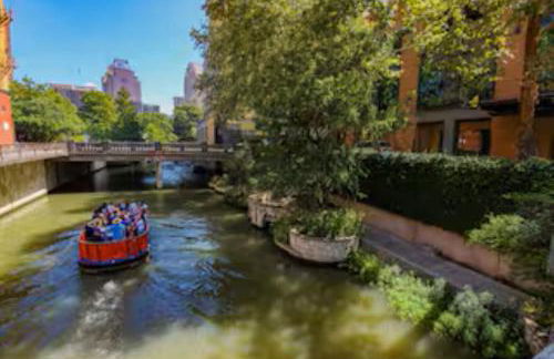 Riverwalk Gem-Stylish Downtown Escape with Views - Foto 27