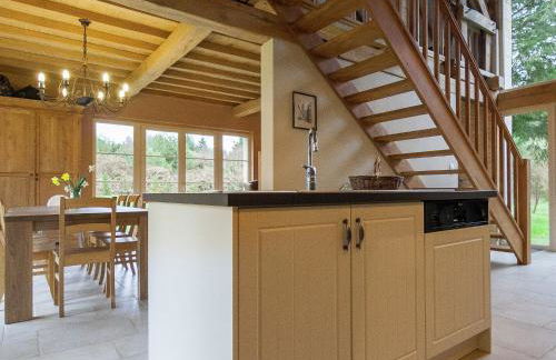 Beautifully located country house with heated pool - Foto 12