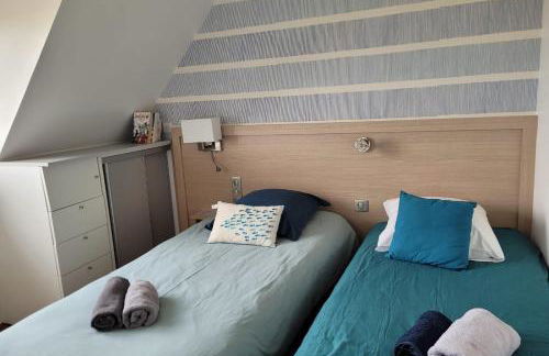 Tipoz'Immo - Maison de la Baie - vue mer et accès direct à la plage - animaux bienvenus - wifi inclus - linge inclus et lits faits - terrasse et jardin clos - parking gratuit - proche des commerces et des attractions touristiques - Foto 26