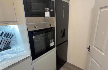 Luxxe House with Hot tub and Pool table - Photo 36