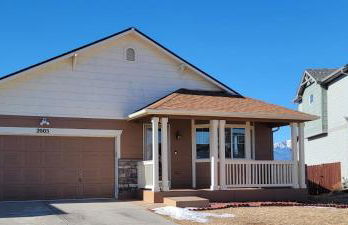 Gorgeous Pikes Peak Views, Fireplace & 3-Bedrooms - Foto 23