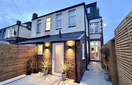 Windsor Coastal Retreat Whitley Bay Sleeps 9 - Foto 15