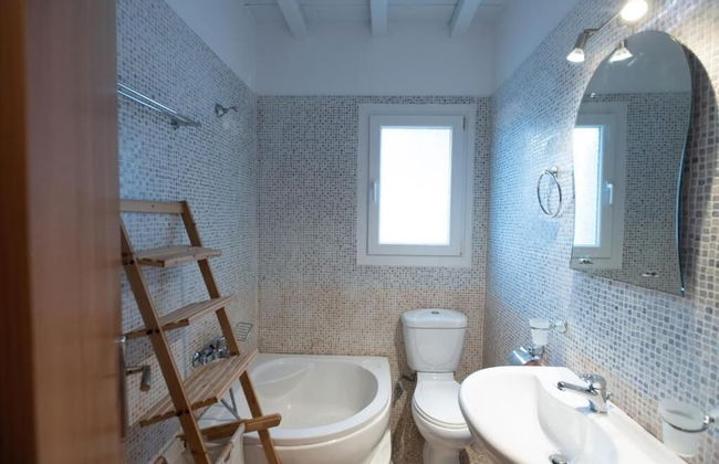 Dreamscape 3-Bedroom Mykonos Hideaway - Photo 32