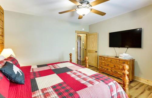 Family Cabin with Private Hot Tub and Views in Boone! - Foto 16