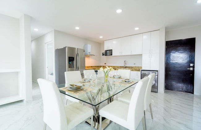 Palmarena Rooms and Residences - Long Stay Comfort with Parking, Sauna, Gym and Pool (Steps from 5th Avenue) - Foto 17