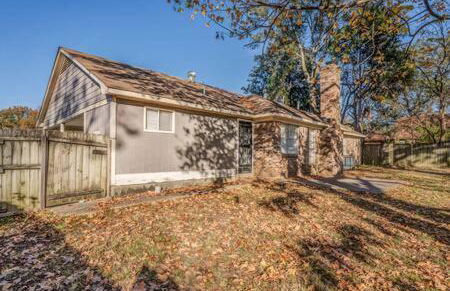 Mins from Parks Hiking & Dining- Brick Bungalow - Foto 33