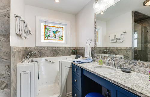 Year-Round Fun in Putnam Station Lakefront Home! - Foto 16