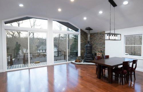 Modern Retreat Poconos 3BR Fire Pit Skiing - Foto 21